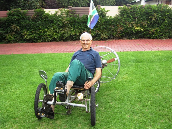 Oom Gideon op sy Driewielfiets 2011-12-10